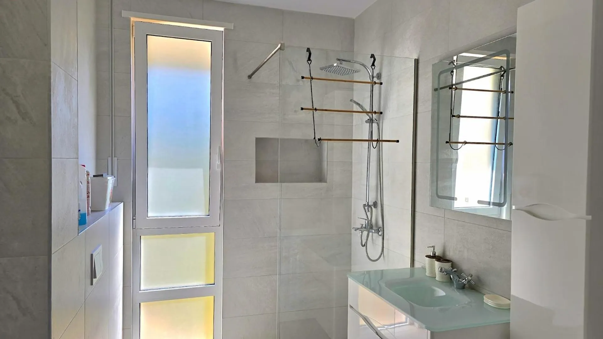 Comfortable Group Stay In San Pietro Plazhi San Pietro