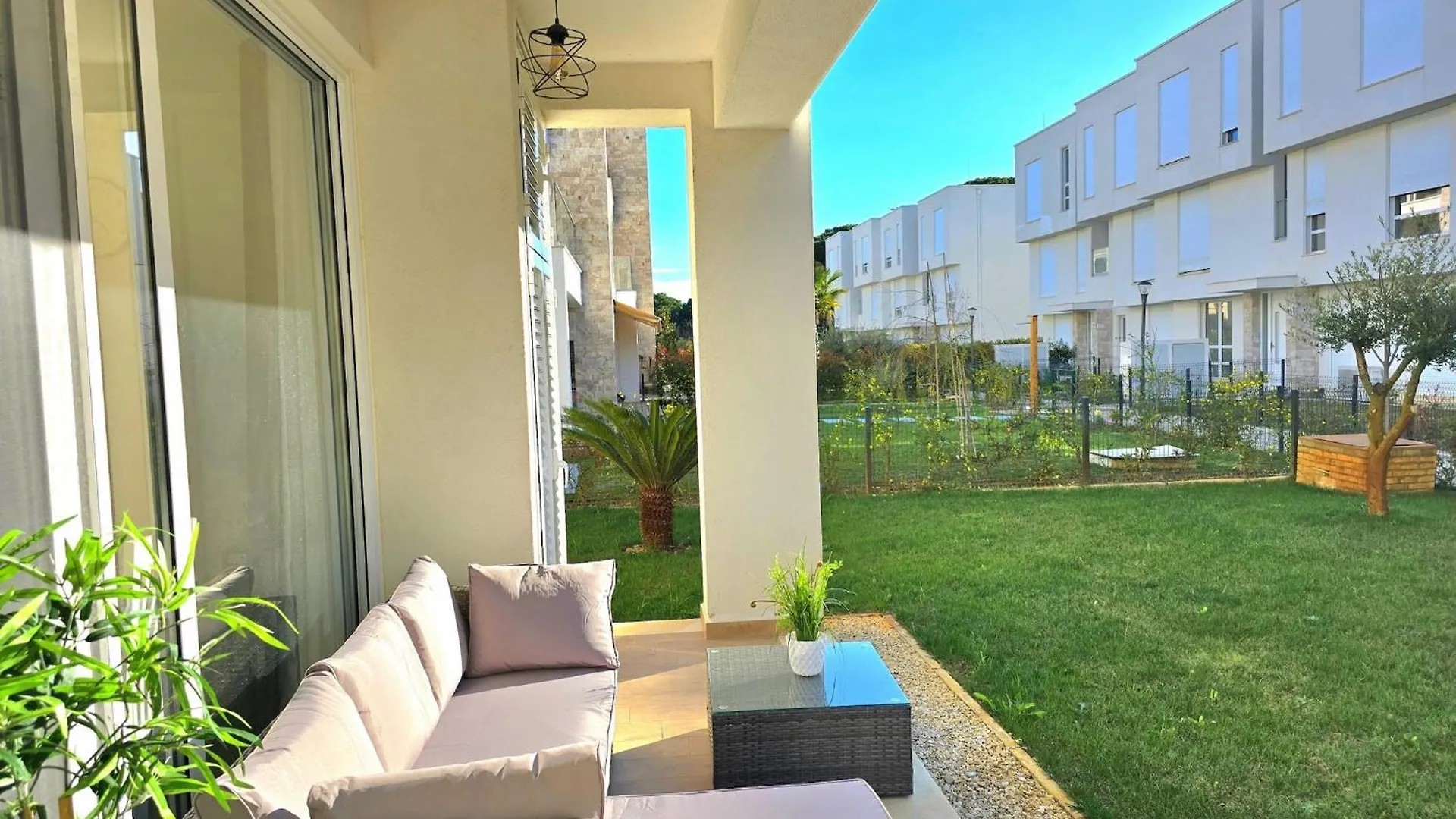 Apartamento Comfortable Group Stay In San Pietro Plazhi San Pietro