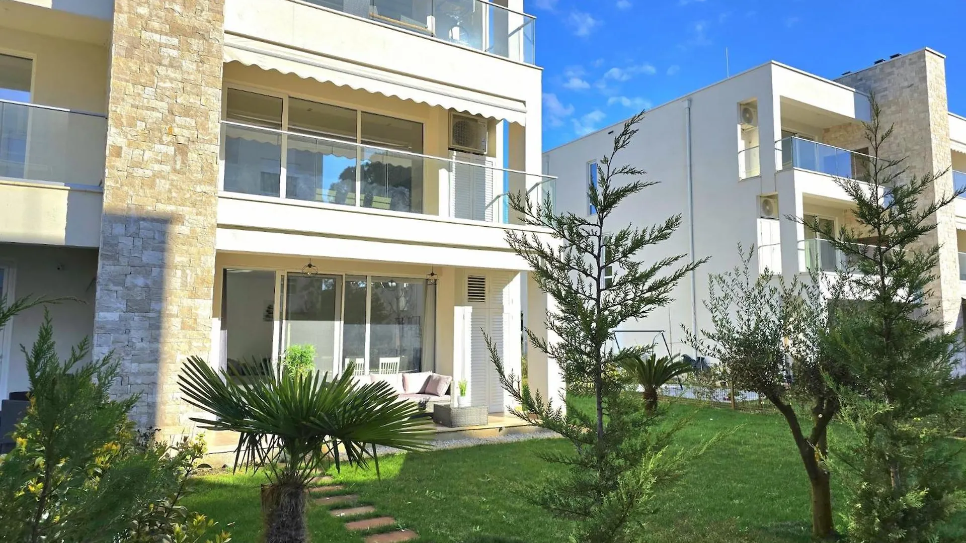 Comfortable Group Stay In San Pietro Plazhi San Pietro Apartamento